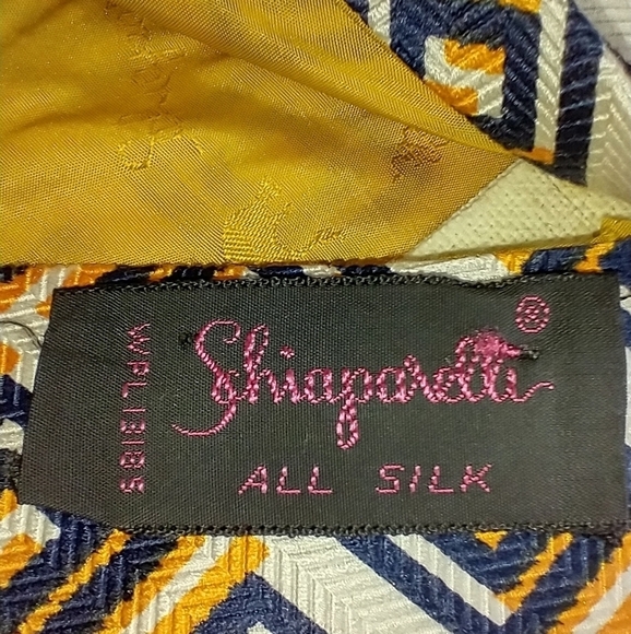 VINTAGE TEXTURED SILK SCHIAPARELLI TIE - Picture 1 of 4